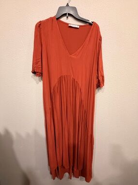 Relaxed V-Neck Maxi Dress in Rust Orange